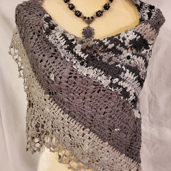 Handwoven women's Crochet Shawl! - Picture 3 of 3